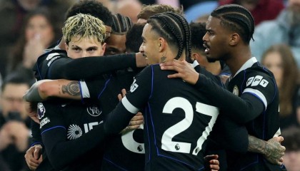 爱游戏中国官网-埃梅里掉下神坛：4场不胜，英超争四形势大乱：4队差距最多3分